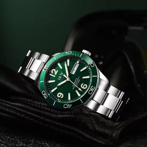 Reloj de Lujo para Hombre con Movimiento Mecánico Automático Seiko, Color Verde Agua, Resistente al Agua 100m, Características Deportivas - Product Image 2