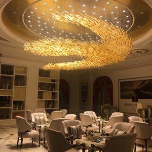 Lámpara colgante de cristal grande de fábrica personalizada, lámparas decorativas de <span class=keywords><strong>escamas</strong></span> de pescado huecas para restaurante, salón de banquetes, decoraciones de Hotel - Product Image 3