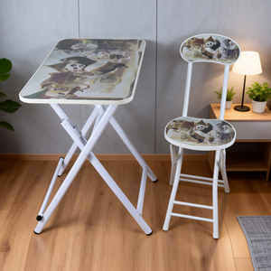 ชุดโต๊ะเก้าอี้เด็กปรับระดับได้ ทนทาน <span class=keywords><strong>ลาย</strong></span><span class=keywords><strong>การ์ตูน</strong></span> พกพาสะดวก <span class=keywords><strong>โต๊ะ</strong></span>เรียนโลหะพับได้ง่าย <span class=keywords><strong>โต๊ะ</strong></span>คอมพิวเตอร์สำหรับเด็ก - Product Image 1