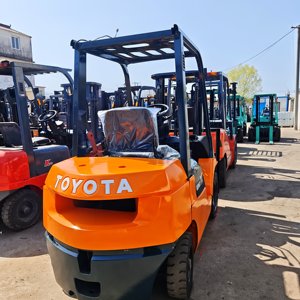 Chariot élévateur <span class=keywords><strong>Toyota</strong></span> d'occasion FD30, capacité de <span class=keywords><strong>3</strong></span> tonnes, origine Japon, mini chariot élévateur, petit chariot élévateur <span class=keywords><strong>Toyota</strong></span> 30 - Product Image 4