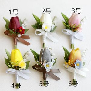 Venta al por mayor simulación artificial novia novio boda graduación tulipán ramillete broche hombro flor ramillete muñeca flor - Product Image 2