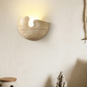 Lampe murale en travertin naturel 20x15cm, applique murale Wabi Sabi, lumière chaude, décoration de chambre à coucher - Product Image 3