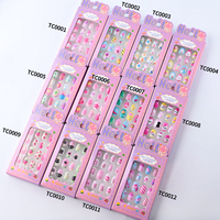 Faux-ongles courts avec motif de cœur pour enfants, 24 pièces, pour fille, couverture complète, avec autocollant en gelée