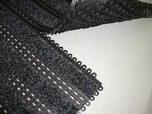 Dalles de tapis d'entrée modulaires P-Grip, revêtement de sol en PVC commercial à grille ouverte, drainage de l'eau et grattoir à saleté, tapis à emboîtement - Product Image 4