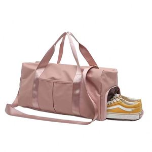 Sac de voyage week-end grande capacité imperméable avec logo personnalisé, pour femmes, sport, yoga, gym, fabriqué en usine BSCI - Product Image 1