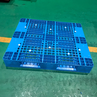 Palette Euro en plastique HDPE robuste à simple face, antidérapante, 4 voies, 1500*1100*165mm, avec 3 patins, pour rayonnage d'entrepôt