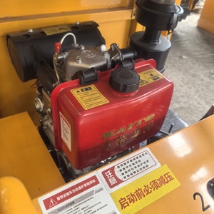 Buon prezzo cingolato trasportatore con capacità di carico di <span class=keywords><strong>8</strong></span> tonnellate e forte capacità Off-road - Product Image 3