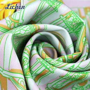 ผ้าพันคอผู้หญิง ดีไซน์เนอร์ ผ้าคลุมศีรษะสวยงามที่สุด ผ้าพันคอแฟชั่นลายดอกไม้ขนาดใหญ่ - Product Image 4