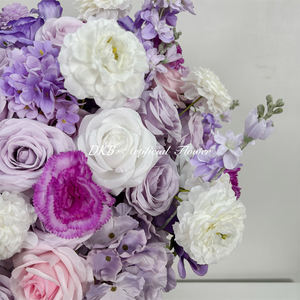 Boule de fleurs de luxe en soie moderne de 50 cm, de couleur violette, pour décoration de fête ou d'événement. - Product Image 5