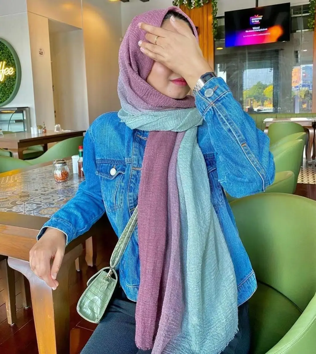 Fabrik direkt Mode Crinkle Baumwolle Hijab Ombre Baumwoll schal muslimische Frauen Crêpe Crinkle Hijab Wickels chals