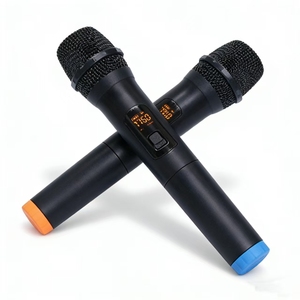Ensemble de microphones sans fil portatifs UHF double avec carte réceptrice (avec écran) et identification des canaux par tubes de queue codés par couleur - Product Image 5