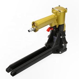 Máquina <span class=keywords><strong>grapadora</strong></span> de uñas de cierre de cartón Manual de mano máquina de cierre de <span class=keywords><strong>grapas</strong></span> de caja de cartón - Product Image 1