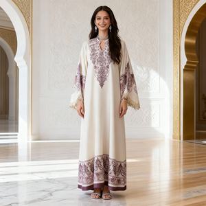 Robe longue élégante de luxe sur mesure Abaya pour femmes musulmanes, pour les mariages, les fêtes et les soirées, avec un tissu de qualité supérieure - Product Image 3