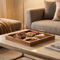 Plateaux décoratifs carrés pour petit-déjeuner Natural House, grands plateaux de service en bois d'acacia avec poignées en métal rose doré