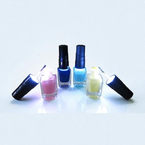 Capuchon en plastique pour vernis à ongles avec lumière LED pour flacons - Product Image 3