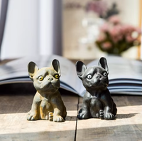 Ornement de voiture jouet en polyrésine à bas prix Statue de Bull Terrier fabriquée à la main pour la décoration de la maison pour les cadeaux et les souvenirs