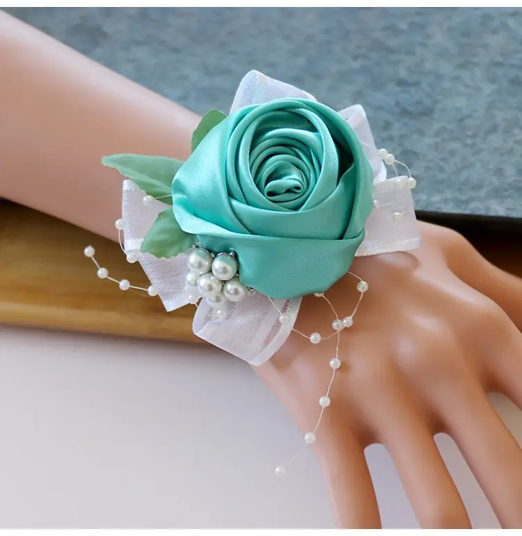 ดอกไม้ข้อมือปลอมสำหรับเจ้าสาวในงานแต่งงานผ้าปลอมแบบกลุ่มพี่สาวดอกไม้ข้อมือสีเขียวสำหรับเจ้าสาว