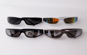 77314 Petites lunettes de soleil futuristes à monture étroite, tendance Y2K, pour hommes et femmes, idéales pour le cyclisme, les sports de plein air et la pêche - Product Image 5