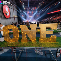 LEDA Lettres géantes lumineuses à LED scintillantes ONE LOVE MR MRS Grand enseigne lumineuse alphabétique Décoration de scène pour mariage, anniversaire, fête