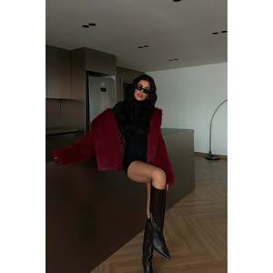 Abrigos de Piel Sintética para Mujer Bordeaux Rufina Krk, Prendas Exteriores Elegantes y Lujosas - Product Image 2