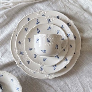 Assiette en céramique blanche à motifs floraux bleus, assiette à dessert, assiette ovale, assiette creuse, idéale pour les mariages et les réceptions - Product Image 3