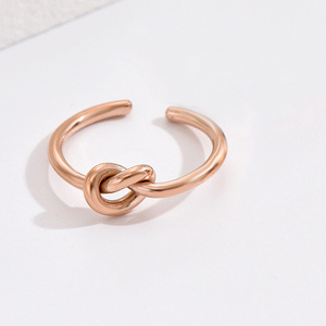 Bagues d'orteil ajustables en acier inoxydable plaqué or 18 carats haut de gamme, résistantes au ternissement, pour femmes et jeunes filles, bijoux de pied pour l'été et la plage - Product Image 4