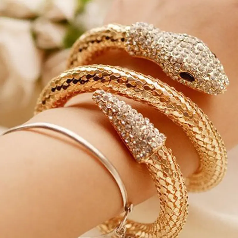 ヨーロッパとアメリカのヘビの形をしたブレスレットパンク誇張されたファッション多層フルダイヤモンドスネークブレスレット