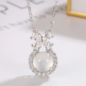 Elegante Collana con Pendente a Fiore in Calcedonio Bianco Trasparente e Zirconi, con Catena in Stile Bambù per <span class=keywords><strong>Donna</strong></span> - Product Image 2