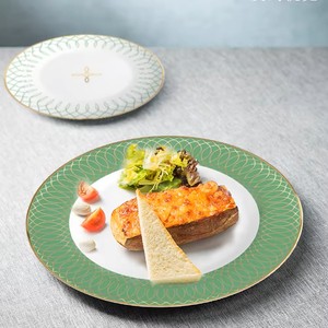 Venta al por mayor Fine Bone China Dinner Set Exquisito Lujo Cerámica Hojas Verdes Flores Platos de Porcelana Platos Grabados Bodas - Product Image 6