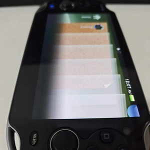 เครื่องเล่นเกมพกพาสำหรับ PSP Vita 1000/2000 มือสอง ใช้การสื่อสารแบบมีสาย - Product Image 2