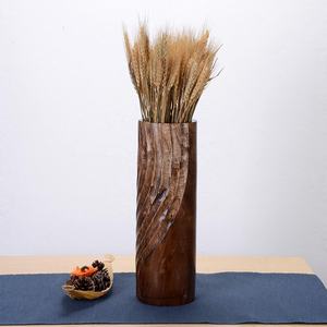 Jarrón decorativo de mesa con cilindro tallado ondulado - Product Image 6