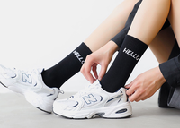 Logo personnalisé Lettre Macarone Bonbon Couleur Moyen Tube Chaussettes Personnalité Tendance Couple Chaussettes