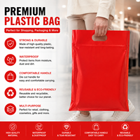 Sac de courses en plastique rouge personnalisé avec poignée découpée, imperméable, réutilisable et écologique pour la vente au détail, les vêtements et l'emballage cadeau