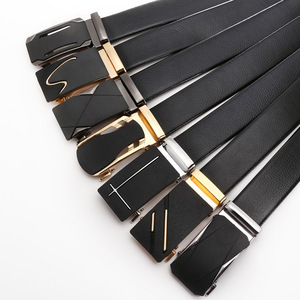Nouvelle ceinture à boucle pour homme, décontractée, avec boucle automatique en fer, bordure en similicuir, vente directe d'usine, ceintures en PU et plastique - Product Image 1