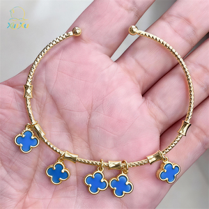 हॉट सेलिंग महिलाओं के चार-पत्ती क्लैवर हिप हॉप आकर्षण ब्रैसलेट 14k गोल्ड प्लेटेड पीतल के गहने रंगीन दिल के आकार की सहायक उपकरण - Product Image 2