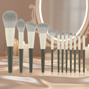 Nouvel ensemble de 12 pinceaux de maquillage portables de voyage en fibres synthétiques de haute qualité avec manche en plastique souple pour poudre libre, blush et contour - Product Image 6