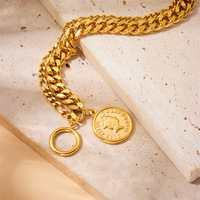 Bracelet chaîne double couche en acier inoxydable plaqué or pour femme, pendentif élégant Reine avec fermoir OT – Cadeau idéal pour les fêtes