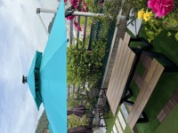 Table d'extérieur en bois plastique aluminium avec chaises ensembles de jardin table de pique-nique extérieure en acier enduit avec bancs