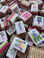 Set Ubin Mahjong Akrilik Amerika Bergaya Pop Art Cerah dengan Gambar Burung Bangau Bunga-bunga Modern Mewah yang Dilukis Tangan, untuk Pesta Permainan Mahjong Malam Wanita