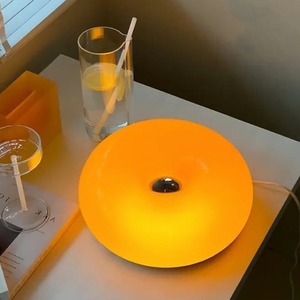 Lampe de table en forme de beignet, orange, à commande tactile, LED, lumière d'ambiance pour chambre à coucher, style Bauhaus, lampe de chevet - Product Image 1