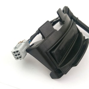 สวิตช์ปุ่มกด 81260-2V010 ขั้วต่อปลั๊กพลาสติก IP65 สำหรับการใช้งานประตูท้ายรถยนต์รุ่นใหม่ - Product Image 3