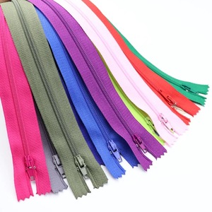Fermetures éclair en nylon OCO à verrouillage automatique, extrémité fermée, couleurs personnalisées, vente en gros pour pantalons, sacs, vêtements et couture - Product Image 2