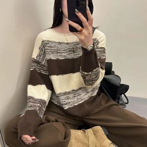 เสื้อสเวตเตอร์ฤดูหนาวสำหรับผู้หญิง สไตล์เกาหลี คอกลม ลายทาง แขนยาว ดีไซน์ถักอเนกประสงค์ พร้อมโลโก้ด้านหน้า - Product Image 3