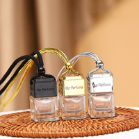 Vide suspendu 8ml 10ml 12ml bouteille de parfum de voiture diffuseur d'huile essentielle bouteille en verre bouteille de désodorisant de voiture avec couvercle en bois