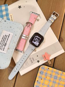 Cinturino in Pelle Denim con Motivo a Stelle per <span class=keywords><strong>Apple</strong></span> <span class=keywords><strong>Watch</strong></span> 41 45 49mm Compatibile con Serie 11 10 9 <span class=keywords><strong>8</strong></span> <span class=keywords><strong>7</strong></span> 6 SE Cinturino Elegante - Product Image 5