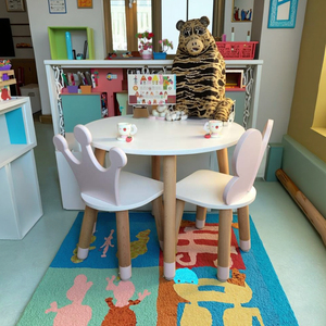 Ensemble moderne <span class=keywords><strong>et</strong></span> écologique de <span class=keywords><strong>table</strong></span> ronde en bois <span class=keywords><strong>et</strong></span> de chaises pour enfants, idéal pour l'école, la chambre, le salon ou les bébés - Product Image 2