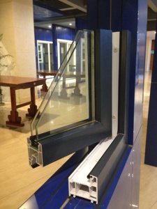 Huazhijie <span class=keywords><strong>puerta</strong></span> empotrada UPVC <span class=keywords><strong>integrada</strong></span> <span class=keywords><strong>con</strong></span> persianas incorporadas - Product Image 4