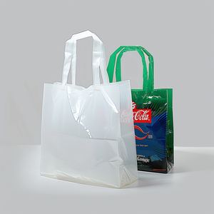 Bolsa de transporte de plástico negro al por mayor con asa de diseño de tienda de tela reutilizable para compras esmeriladas - Product Image 4