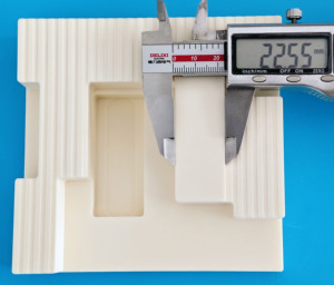Base carrée isolante <span class=keywords><strong>en</strong></span> céramique d'<span class=keywords><strong>alumine</strong></span> à haute teneur <span class=keywords><strong>en</strong></span> <span class=keywords><strong>alumine</strong></span> (99,6 %) avec fentes, substrat pour films minces, composants pour l'industrie électronique - Product Image 4