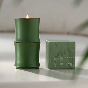 Vela Aromática de Cera de Soja en Taza de Cerámica Verde Oscuro con Forma de Bambú <span class=keywords><strong>y</strong></span> Patrón de Hojas, en Caja de Regalo para Decoración de Mesa del Hogar - Product Image 1